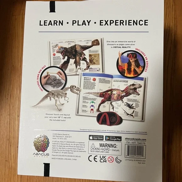 DK Virtual Reality Dinosaurs Set - Black and Red